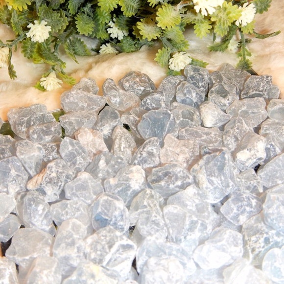 Crystal Shop: Celestite Stones (per 10 XS rough stones) - Picture 1 of 3